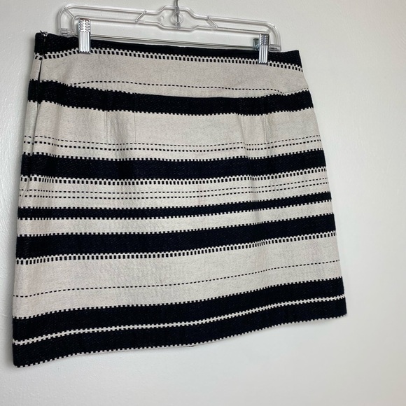 LOFT Dresses & Skirts - Mini Skirt. Loft Black/White. Sz. 10.